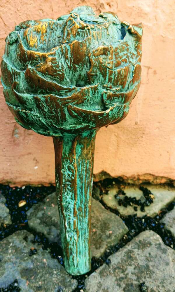Vertical artichoke sculpture by Giuseppe Troiani